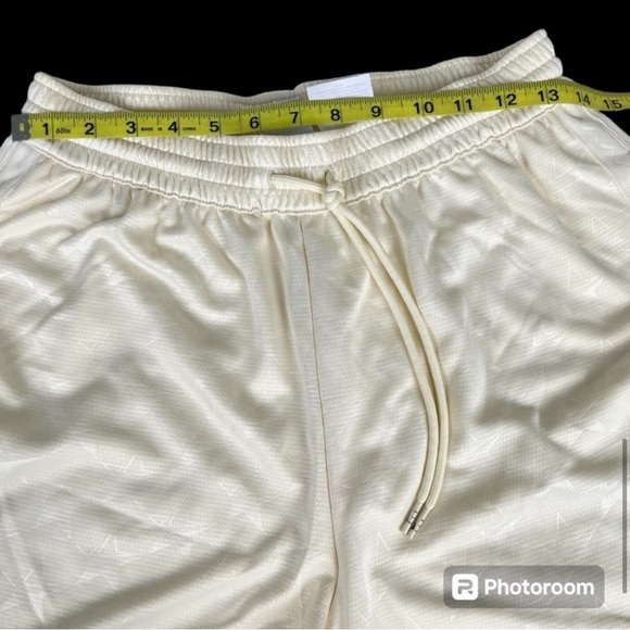 NWOT Nike Dri-Fit Swoosh Fly Crossover Women’s Small Ivory Basketball Shorts - Picture 7 of 14